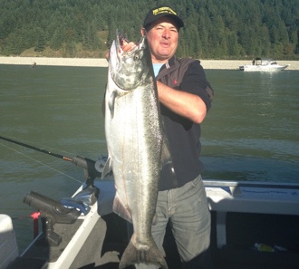 Silversides Fishing Guided fishing tours on the Fraser River, British Columbia 3 chinook-salmon-fishing