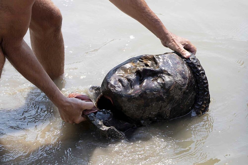 Queen Victorias Kopf der Statue wurde im Saskatchewan River gefunden